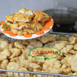 Chả mực Bá Kiến chiên xong có màu vàng ruộm bắt mắt