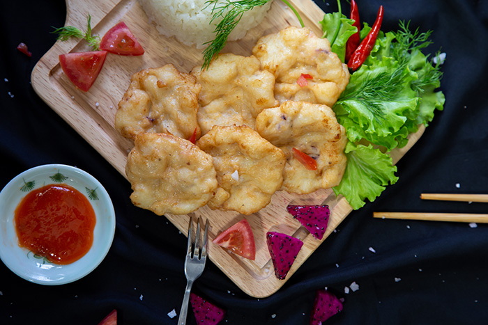 Chả mực chiên chấm tương ớt, món ăn đơn giản dễ làm
