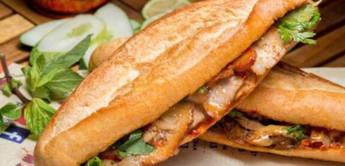 Bánh mì chả mực