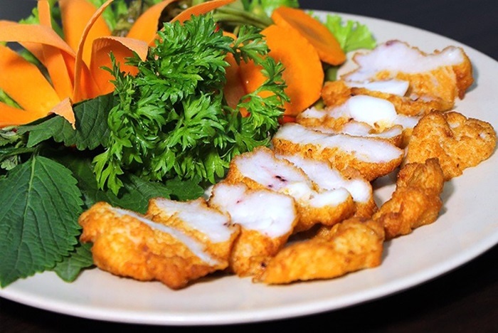 Chả mực - đặc sản trứ danh của vùng biển Hạ Long (Quảng Ninh)